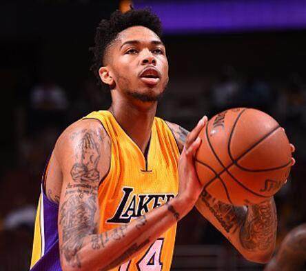 造成些许影 造成些许影